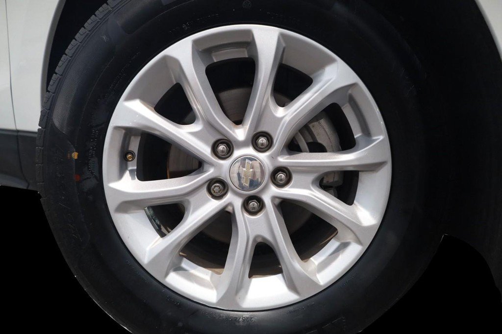 Used 2021 Chevrolet Equinox LS FWD image 3