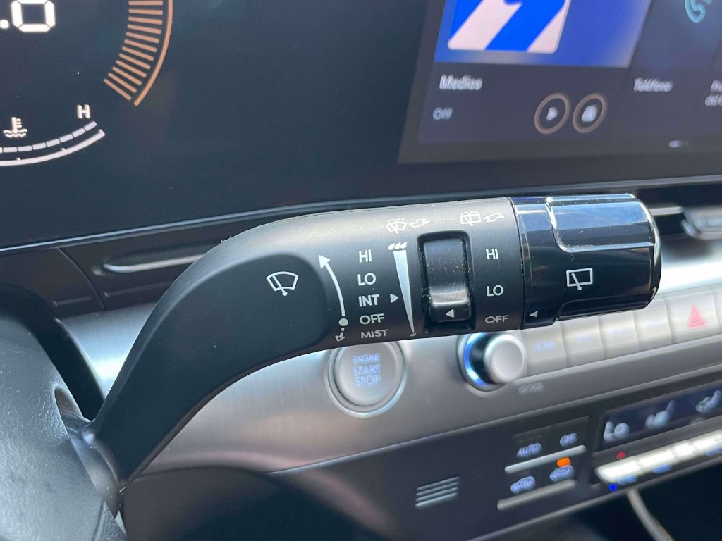 Certified 2025 Hyundai Kona SEL AWD/4WD image 25