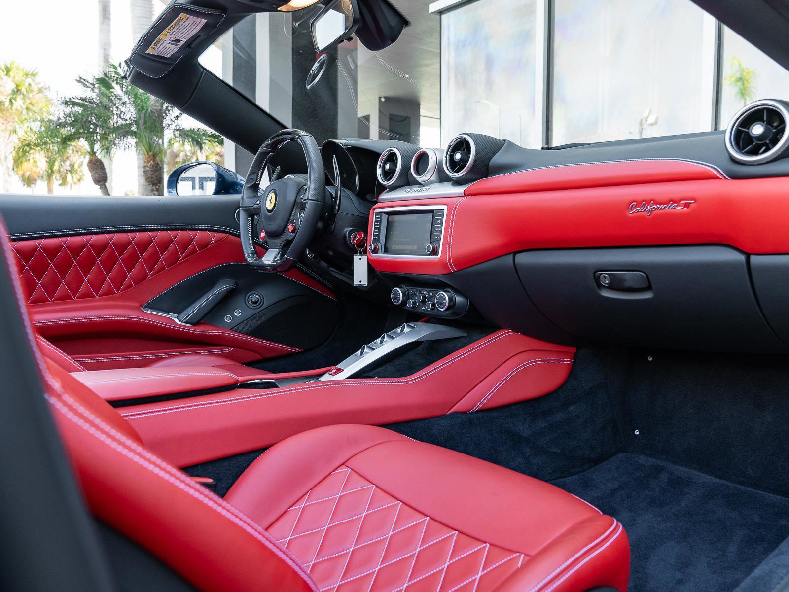 Used 2016 Ferrari California T image 2