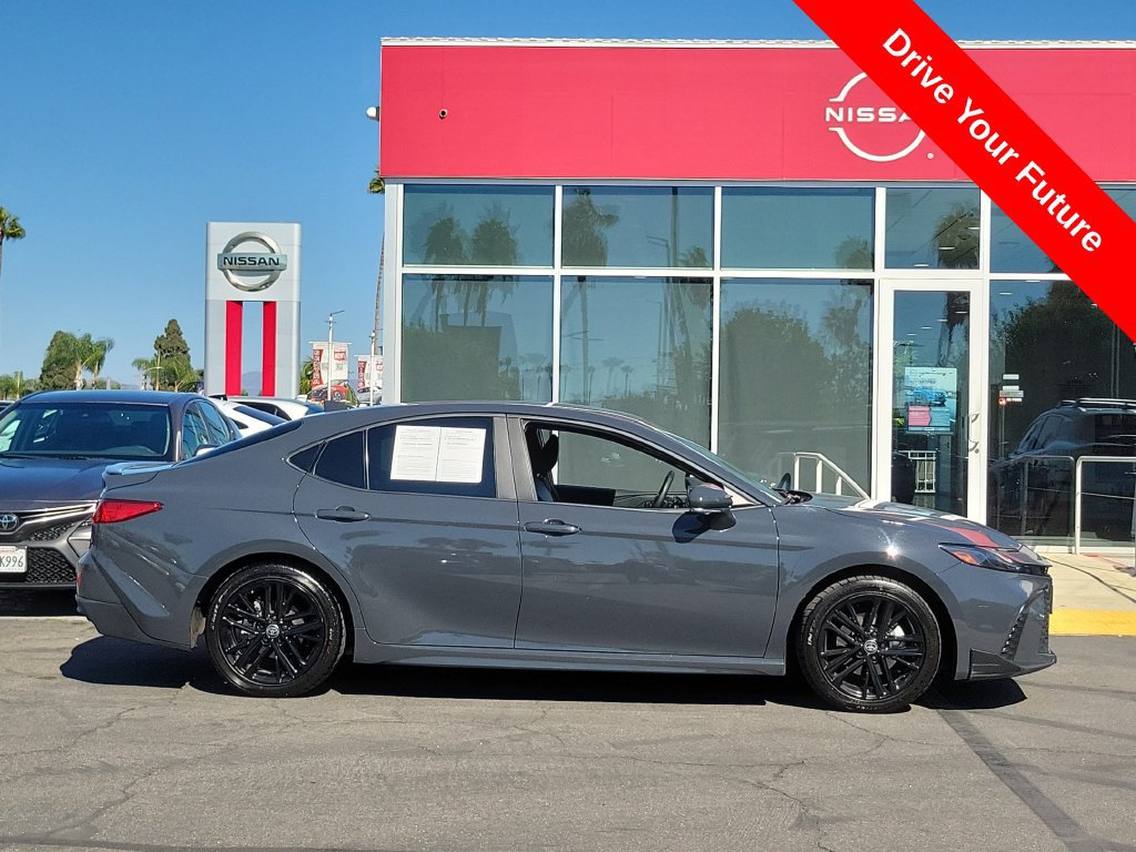Used 2025 Toyota Camry SE w/ Convenience Package FWD image 33