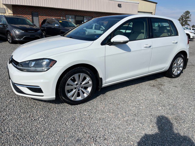 Used 2018 Volkswagen Golf SE image 2