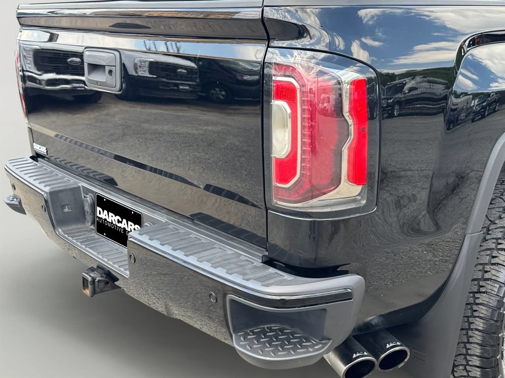 Used 2018 GMC Sierra 1500 SLT w/ All Terrain Package AWD/4WD image 8