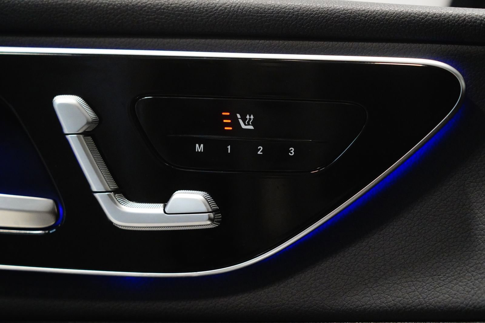 Certified 2025 Mercedes-Benz GLC 300 4MATIC image 26