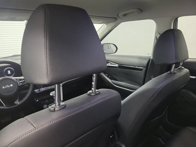 Used 2024 Kia Seltos EX FWD image 12