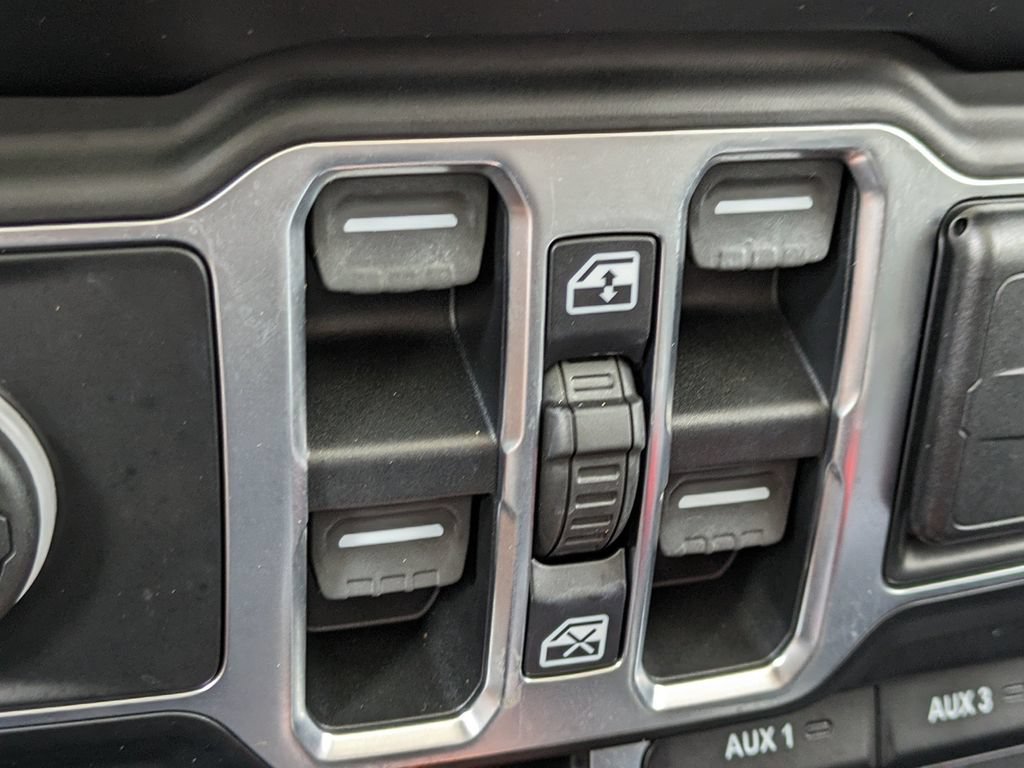 Used 2020 Jeep Gladiator Overland AWD/4WD image 27