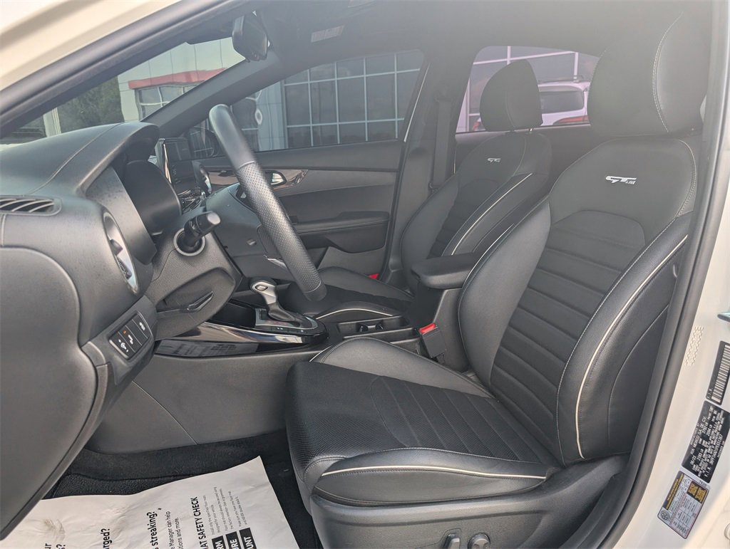 Used 2023 Kia Forte GT-Line w/ GT-Line Premium Package image 11
