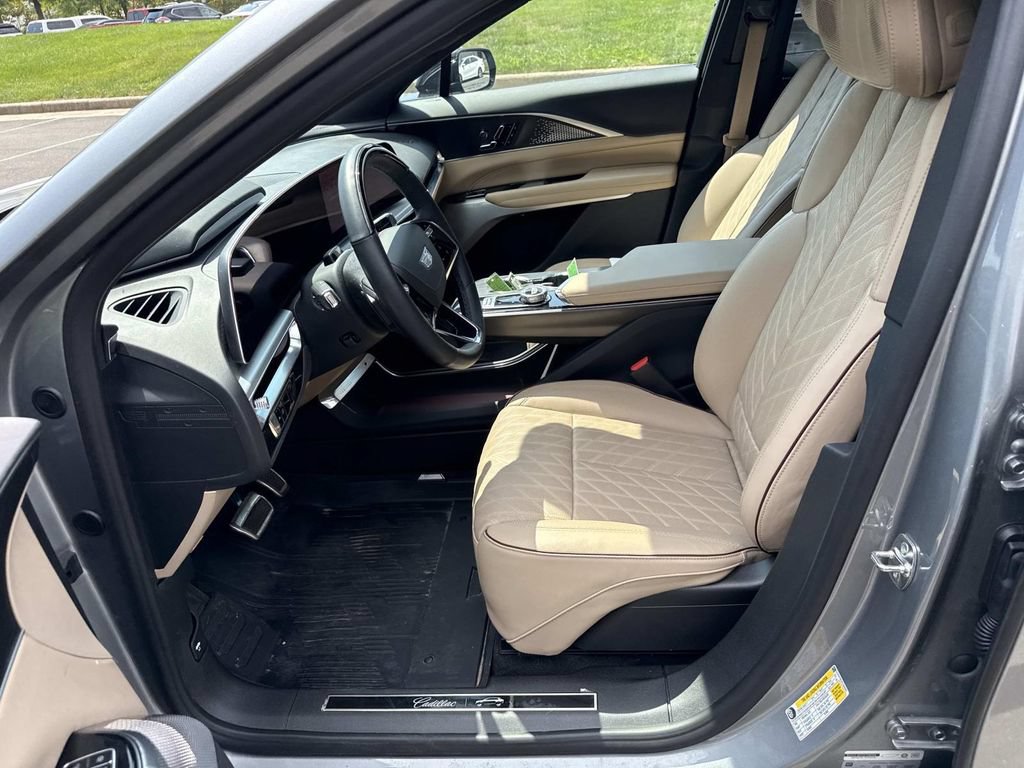 Certified 2026 Cadillac Lyriq Signature Luxury w/ Nappa Leather Package AWD/4WD image 8