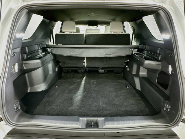Used 2025 Toyota 4Runner SR5 AWD/4WD image 25