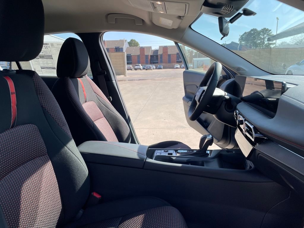 New 2026 Nissan Sentra SR w/ Floor Mat Package FWD image 43