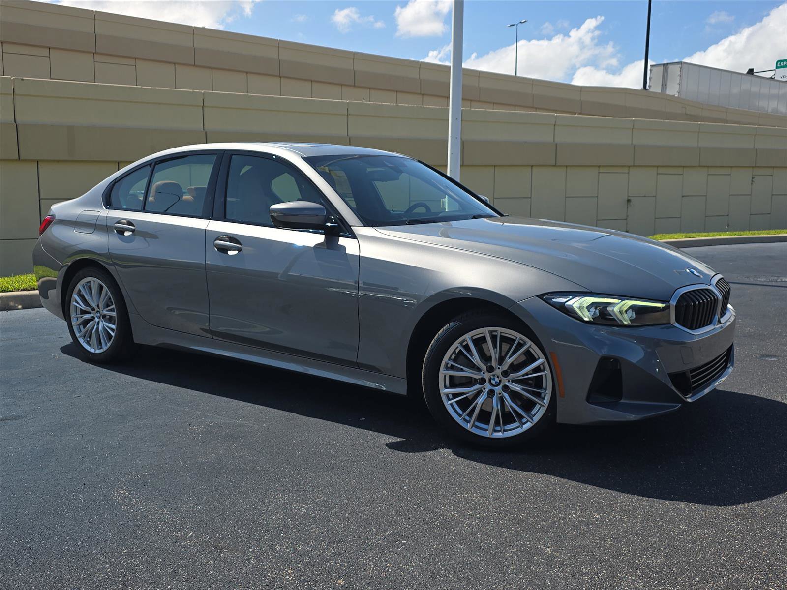 Certified 2023 BMW 330i Sedan RWD image 26