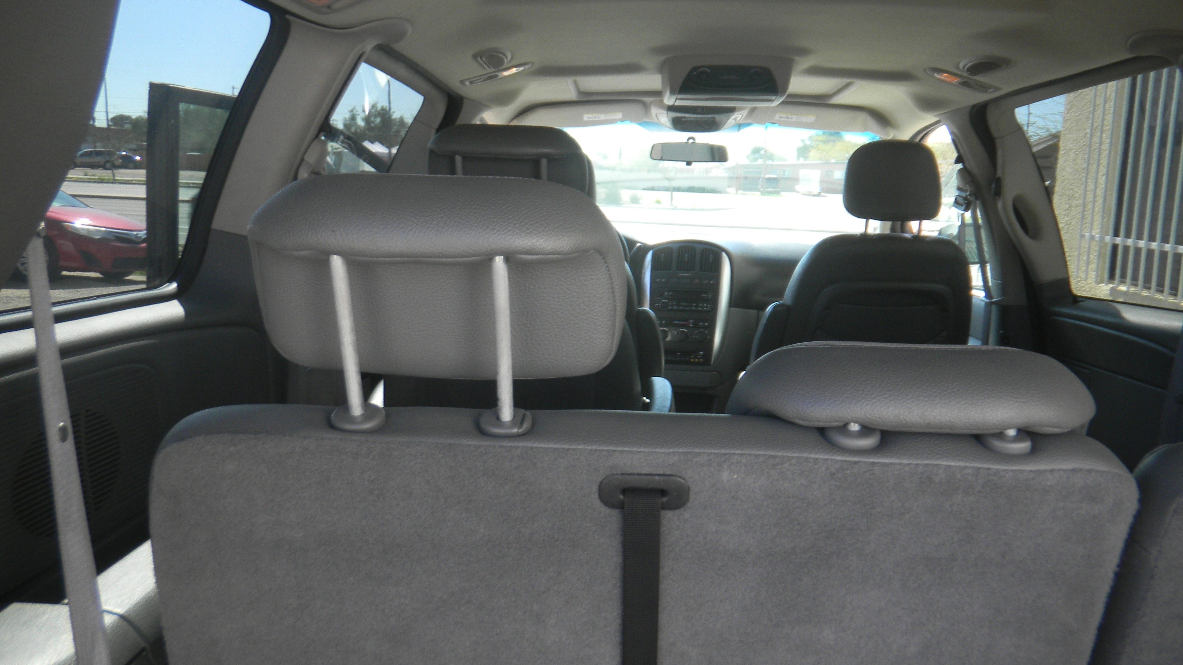 Used 2006 Dodge Grand Caravan SXT image 35