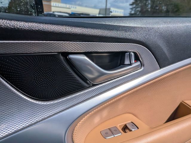 Used 2022 Genesis G70 3.3T image 32