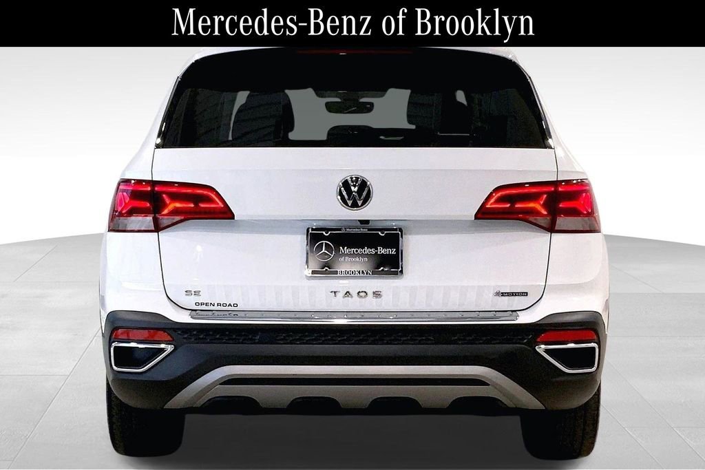 Used 2023 Volkswagen Taos SE w/ Panoramic Sunroof Package AWD/4WD image 4