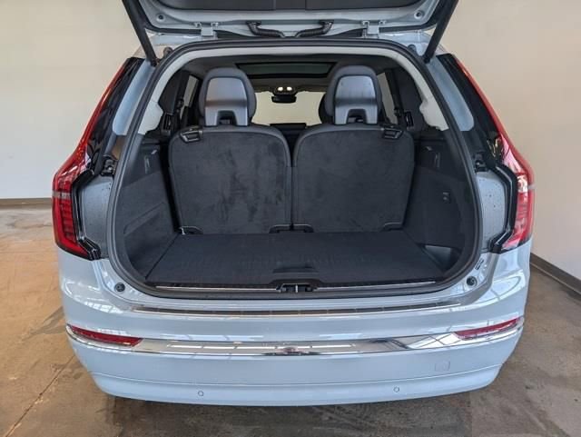 New 2026 Volvo XC90 T8 Plus w/ Protection Package Premier image 5