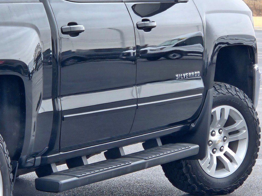 Used 2018 Chevrolet Silverado 1500 LT w/ All Star Edition AWD/4WD image 12