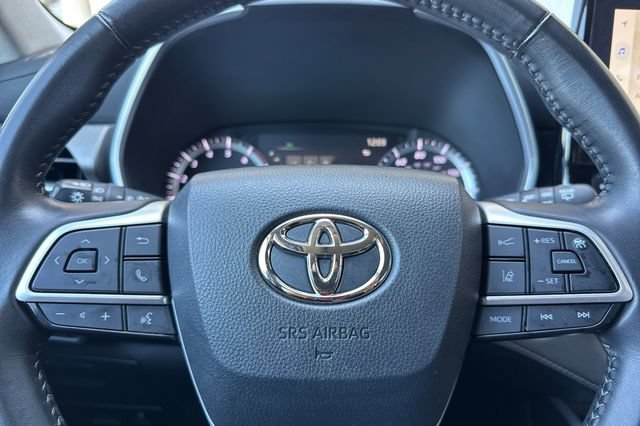 Used 2023 Toyota Highlander XLE FWD image 36