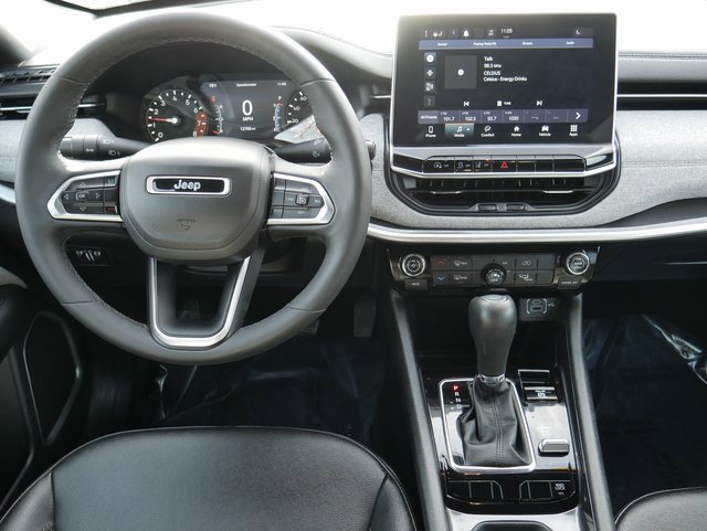 Used 2024 Jeep Compass Latitude image 15