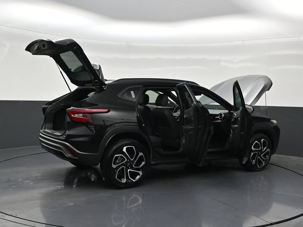 Used 2025 Chevrolet Trax RS FWD image 31