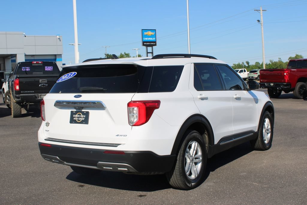 Used 2023 Ford Explorer XLT w/ Equipment Group 202A AWD/4WD image 9
