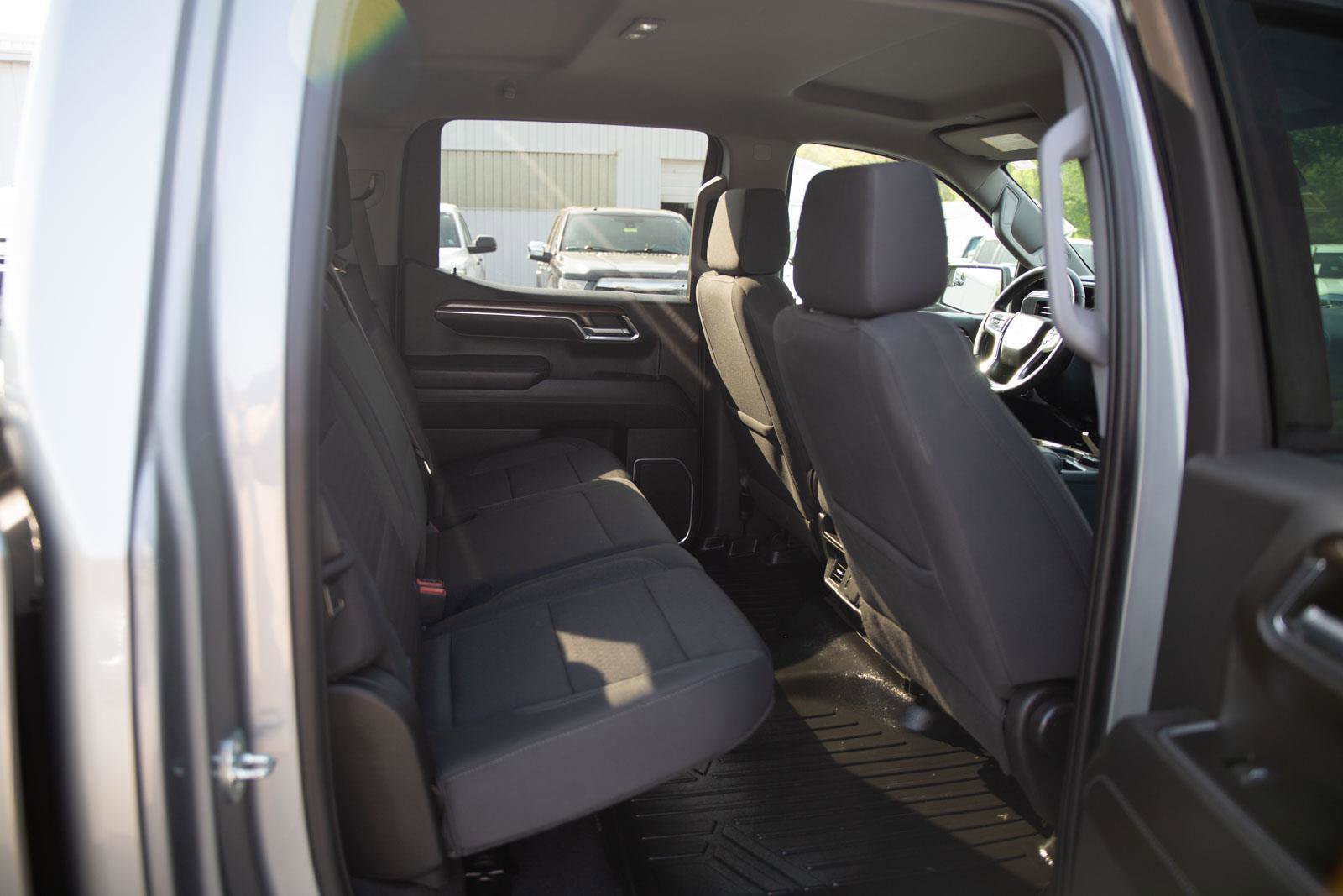 Used 2023 Chevrolet Silverado 1500 LT AWD/4WD image 21