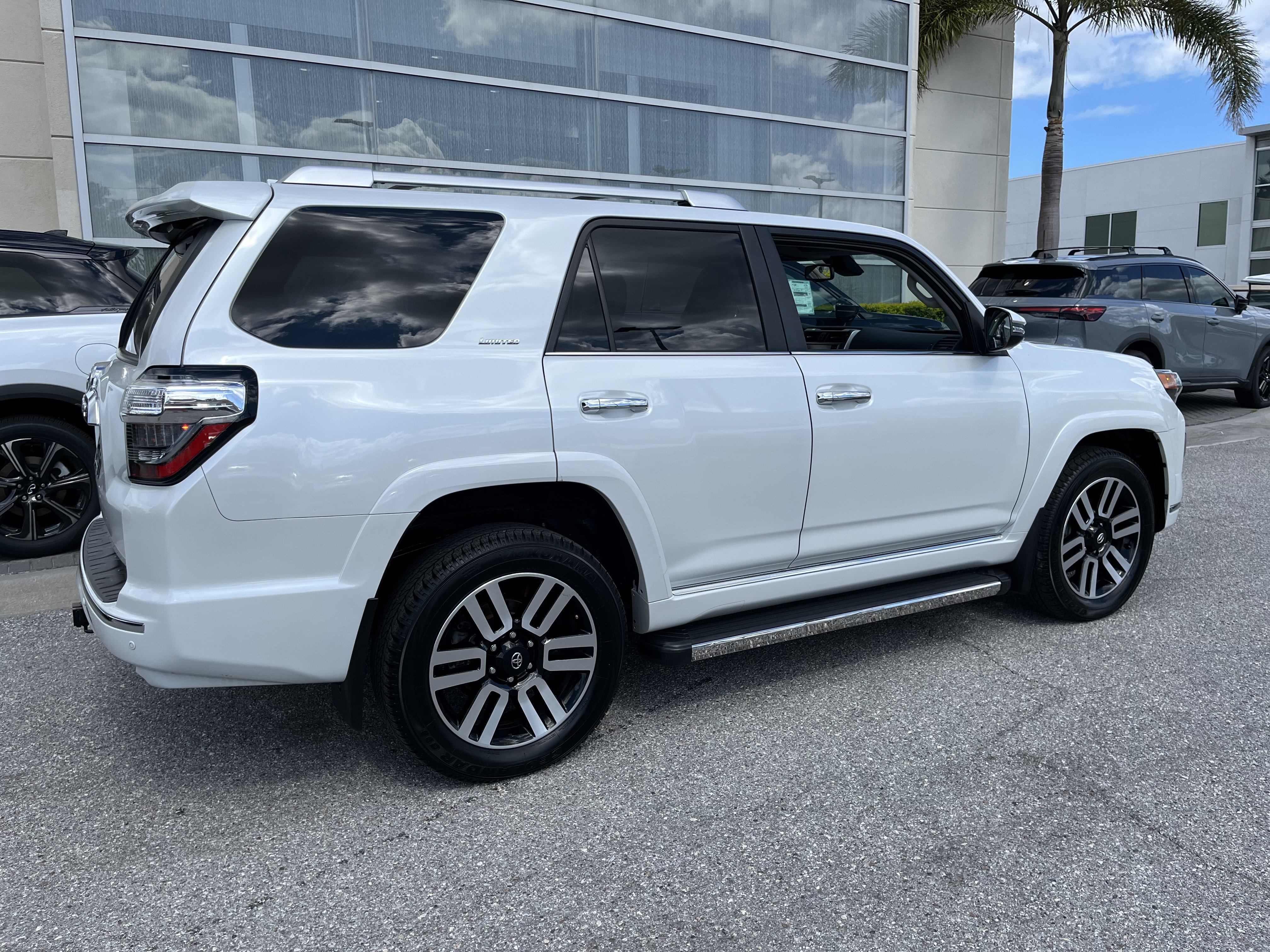 Used 2024 Toyota 4Runner Limited AWD/4WD image 9