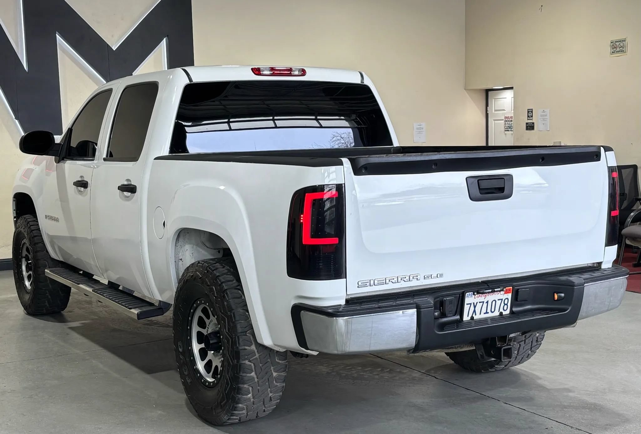 Used 2007 GMC Sierra 1500 SLE w/ SLE/SLT Trailering Package RWD image 6