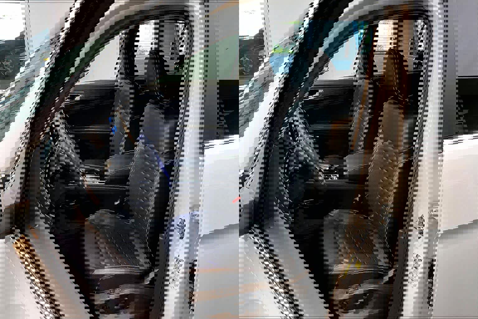 Used 2024 Volkswagen Atlas SEL image 9