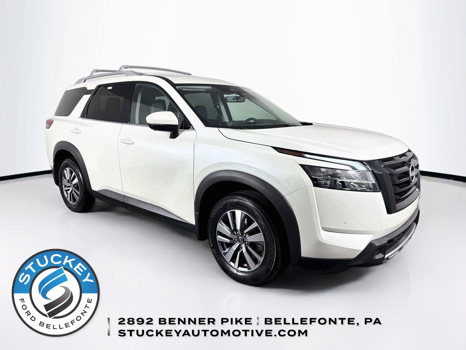Used 2023 Nissan Pathfinder SL w/ Black Appearance Package