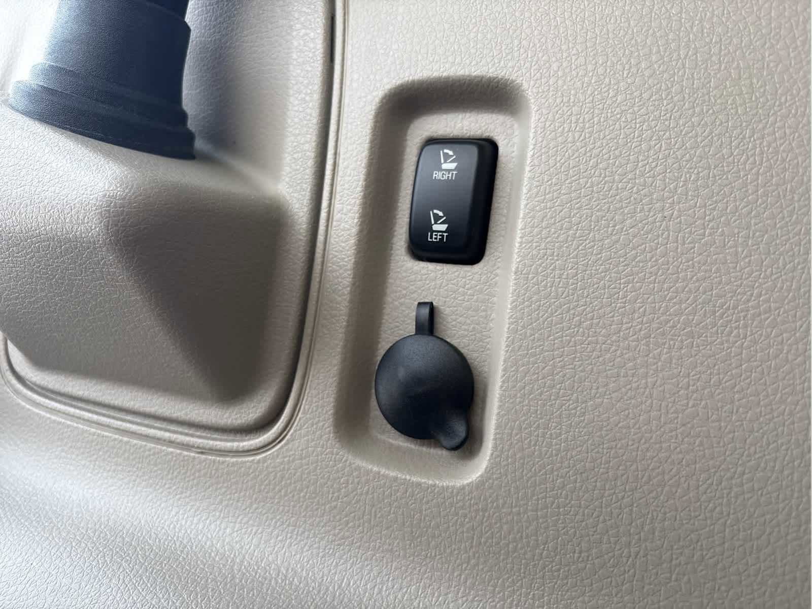 Used 2011 Lincoln MKX AWD w/ 101A Rapid Spec Order Code image 37