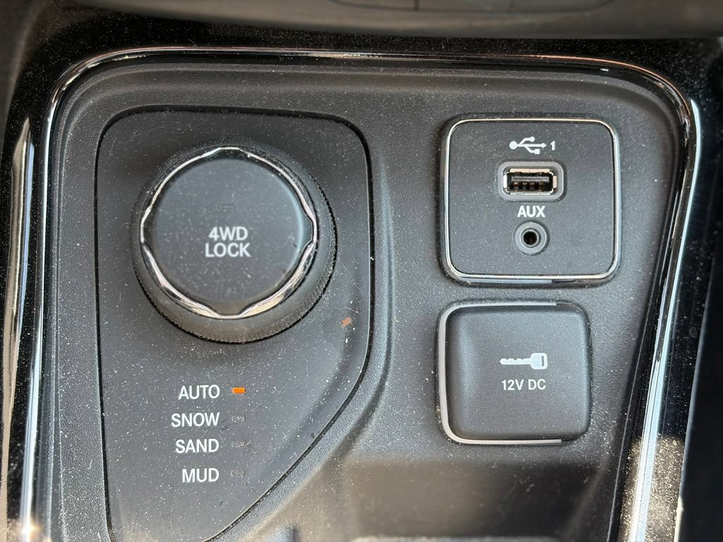 Used 2021 Jeep Compass Limited w/ Sun and Sound Group AWD/4WD image 33