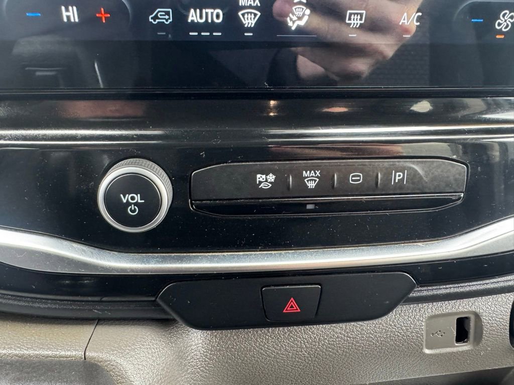 Used 2023 Ford Transit 350 XLT image 21