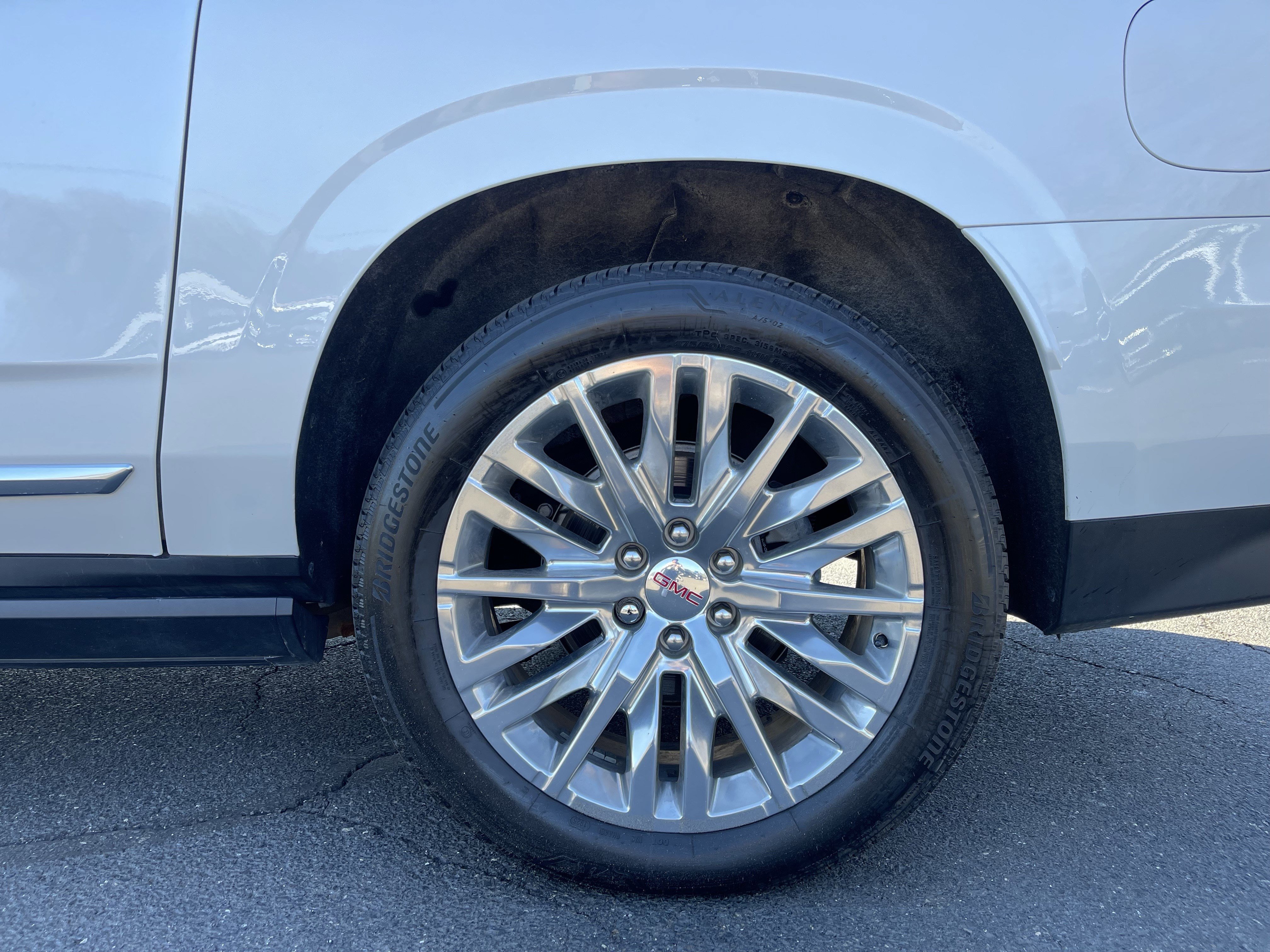 Used 2023 GMC Yukon XL Denali w/ Denali Reserve Package image 8