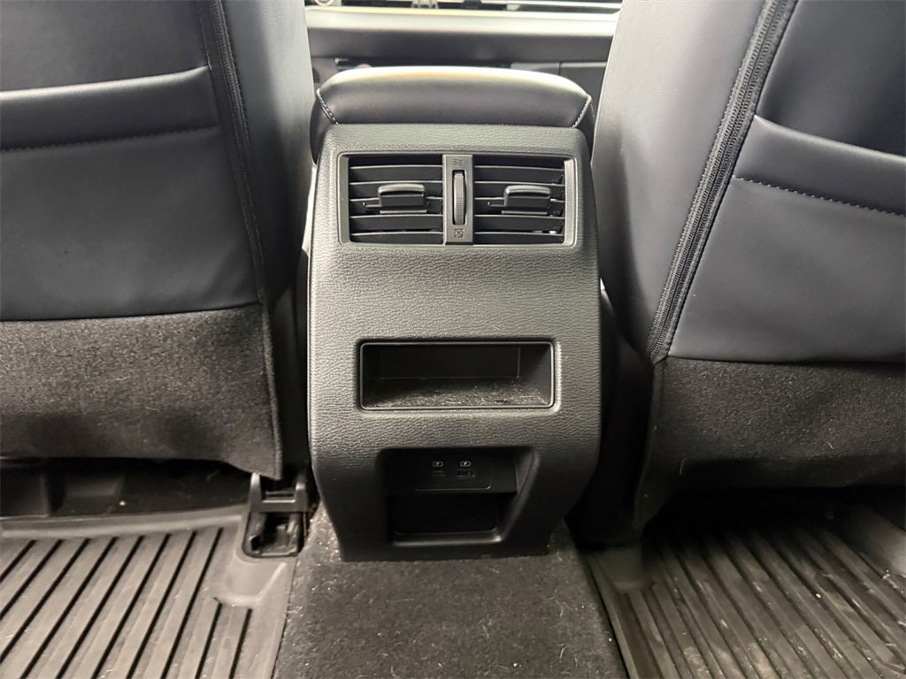 Used 2024 Mitsubishi Outlander SE image 30