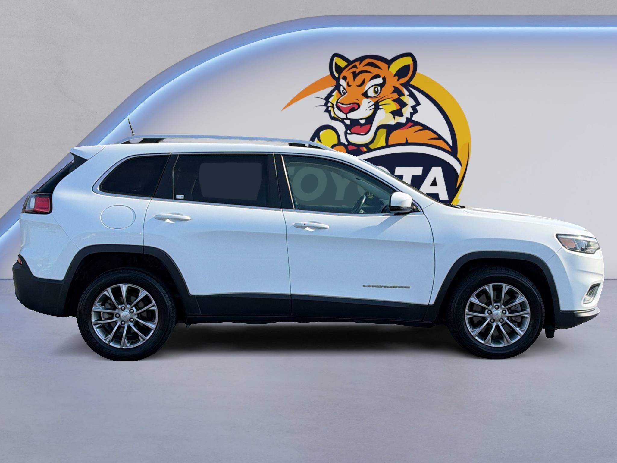 Used 2020 Jeep Cherokee Latitude Lux w/ Quick Order Package 2YH Lux FWD image 4