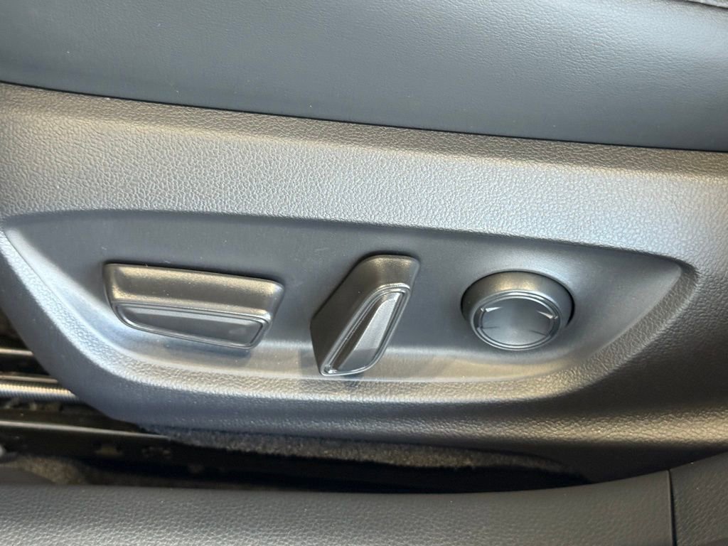 New 2026 Toyota Prius Plug-In Hybrid image 18