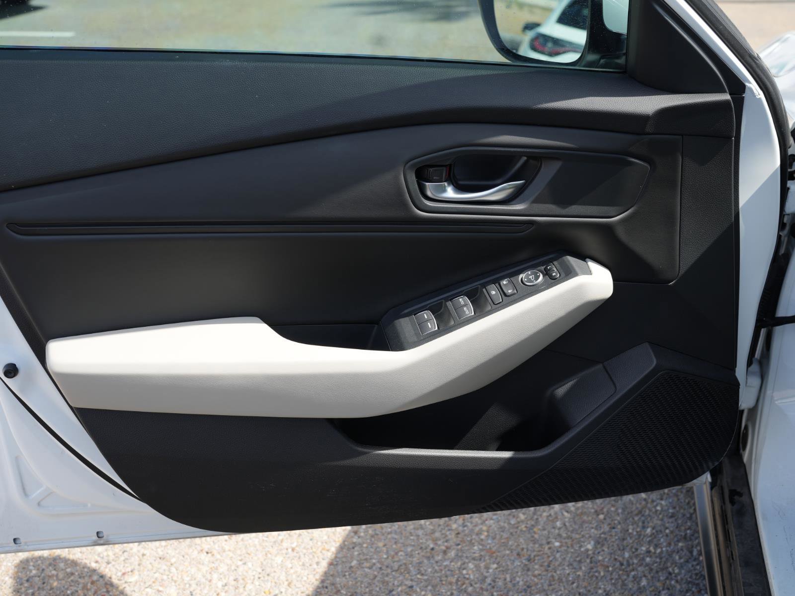 Used 2023 Honda Accord EX image 12