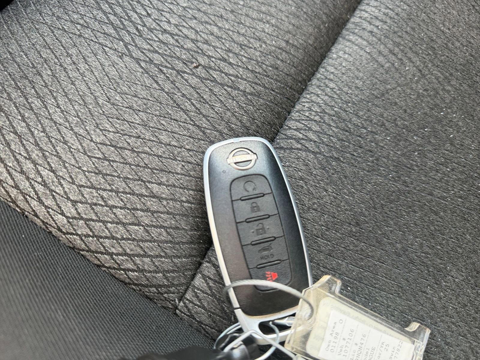 Used 2025 Nissan Rogue SV image 27