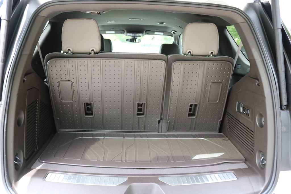 Used 2022 Chevrolet Tahoe Z71 w/ Luxury Package image 16