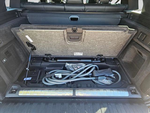 Used 2025 BMW X5 xDrive50e image 14