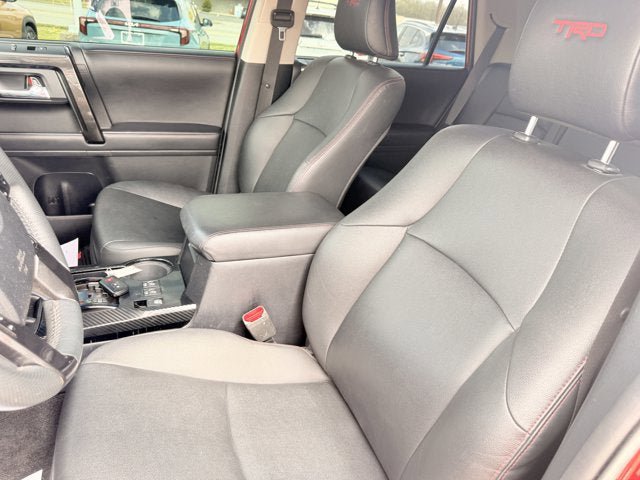 Used 2021 Toyota 4Runner Venture w/ Moonroof Package AWD/4WD image 19