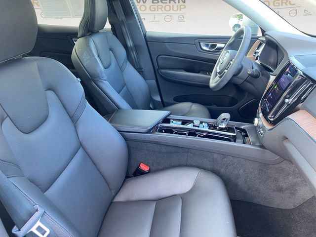Certified 2023 Volvo XC60 B5 Plus w/ Climate Package image 15