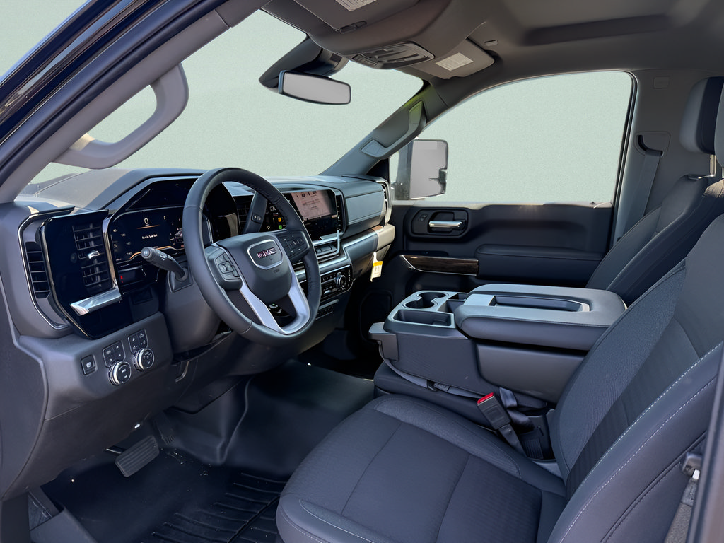 Used 2025 GMC Sierra 3500 SLE w/ SLE Convenience Package AWD/4WD image 4