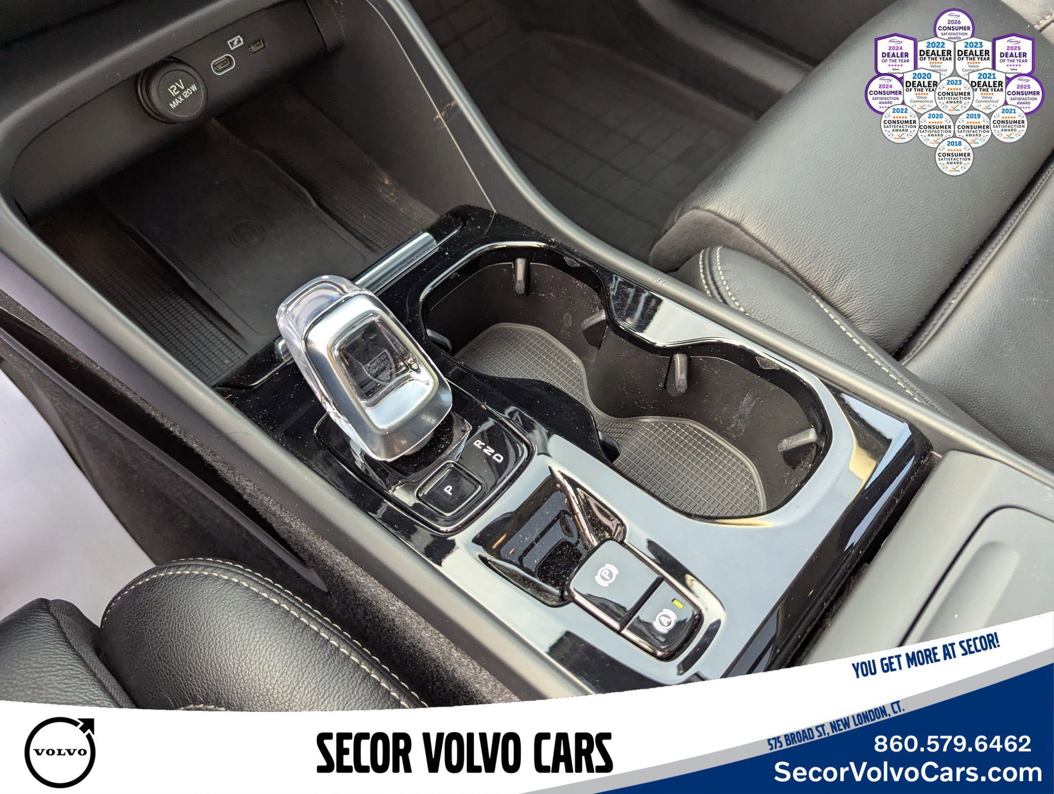 Certified 2023 Volvo XC40 B5 Ultimate w/ Protection Package Premier image 19