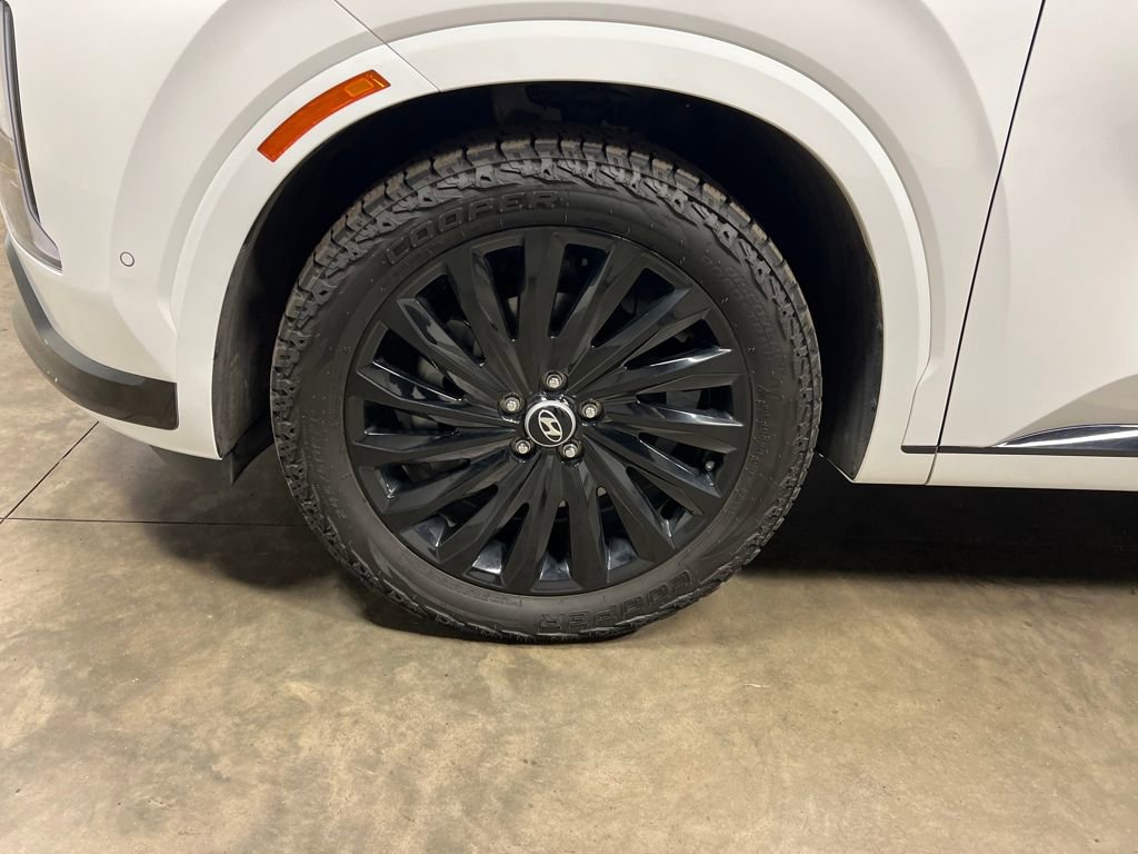 Used 2024 Hyundai Palisade Calligraphy image 9