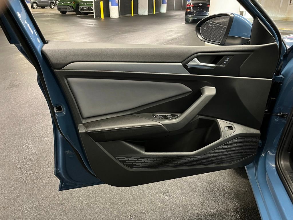 New 2025 Volkswagen Jetta SE image 18