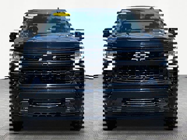 Used 2022 Chevrolet Silverado 1500 RST AWD/4WD image 2