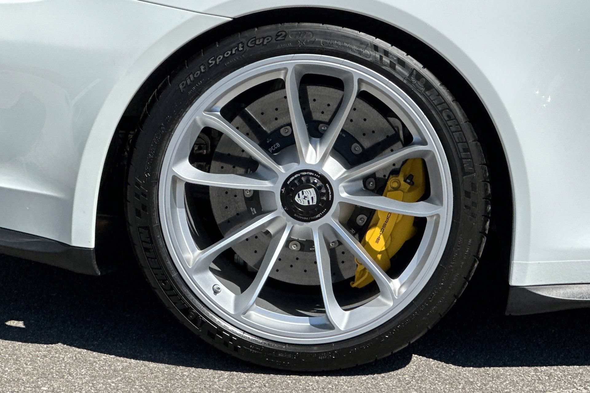 Certified 2016 Porsche 911 R RWD image 37