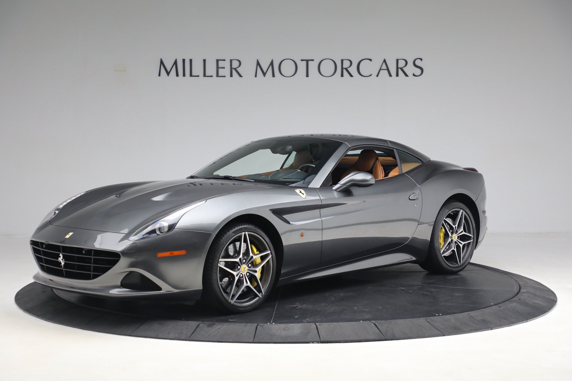 Certified 2017 Ferrari California T RWD image 10