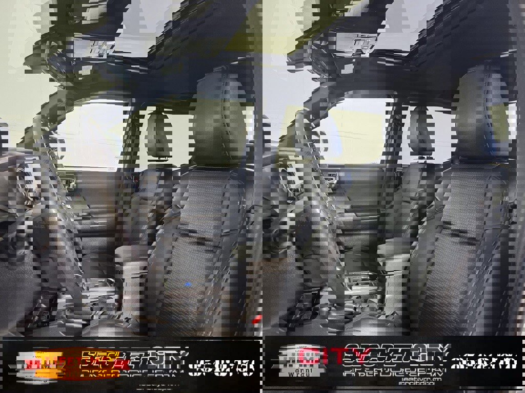 Used 2018 Toyota Tacoma TRD Sport image 10