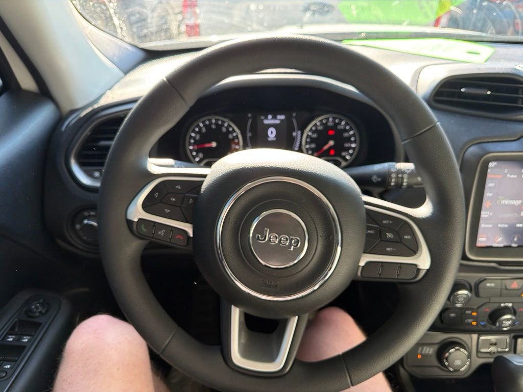 Used 2023 Jeep Renegade Latitude AWD/4WD image 16